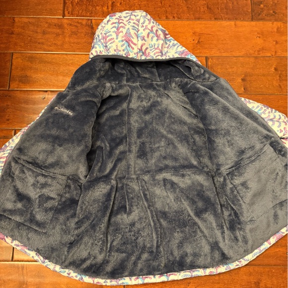 Columbia girls reversible puffer jacket - Picture 4 of 6